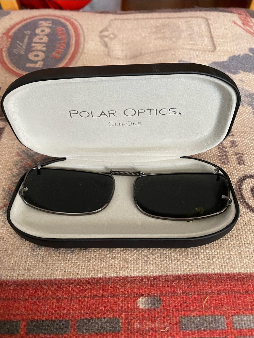 Shade control glasses polar optics like new with case